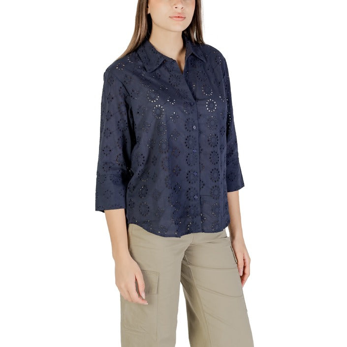 Jacqueline De Yong Women's Blue Eyelet 3/4 Sleeve Shirt