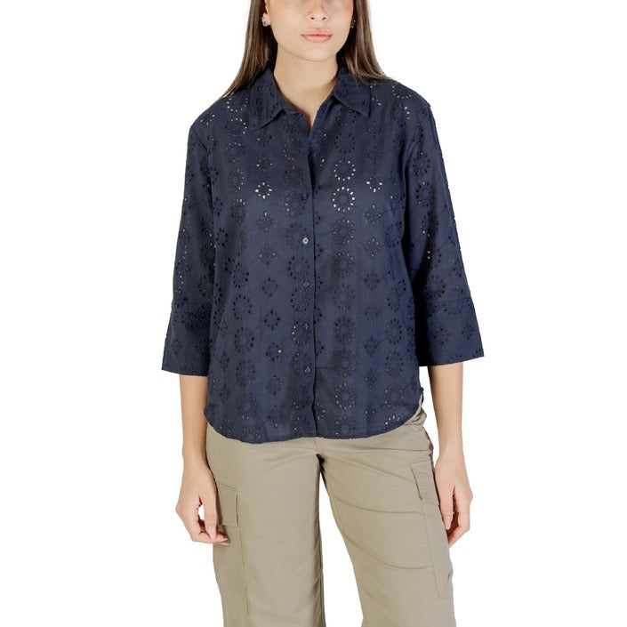 Jacqueline De Yong Women's Blue Eyelet 3/4 Sleeve Shirt